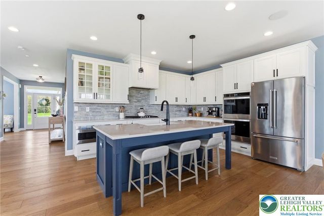 55 Alieh Court, Williams Twp, PA 18042