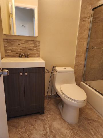 736 NW 47th Street, Deerfield Beach, FL 33064