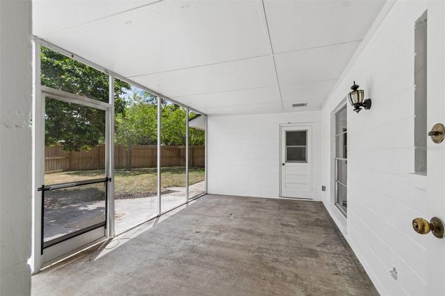 13338 LAKE GEORGE LANE, Tampa, FL 33618