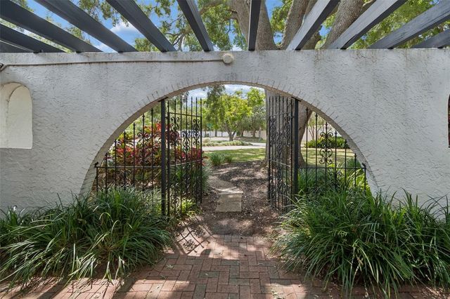 13338 LAKE GEORGE LANE, Tampa, FL 33618