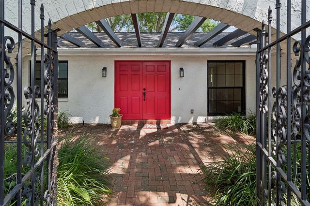 13338 LAKE GEORGE LANE, Tampa, FL 33618