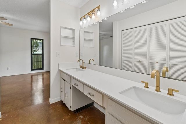 13338 LAKE GEORGE LANE, Tampa, FL 33618