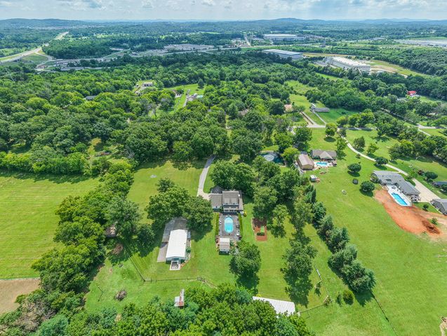 306 Quarry Rd, Mount Juliet, TN 37122
