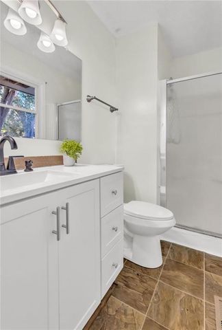 7413 Loma Vista Drive, Kansas City, MO 64138