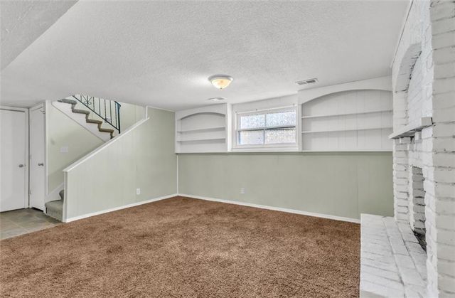 7413 Loma Vista Drive, Kansas City, MO 64138