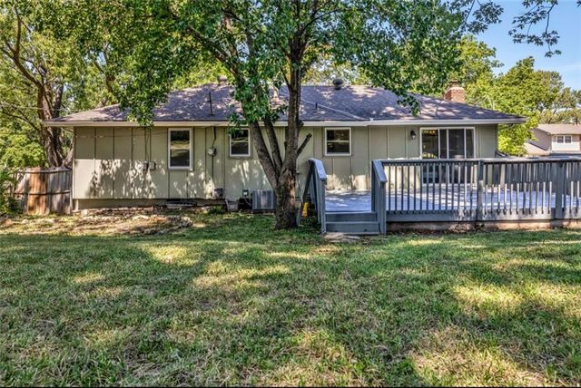 7413 Loma Vista Drive, Kansas City, MO 64138