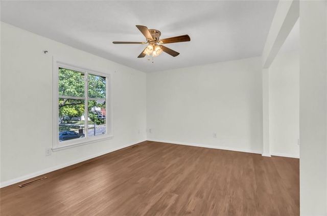 7413 Loma Vista Drive, Kansas City, MO 64138