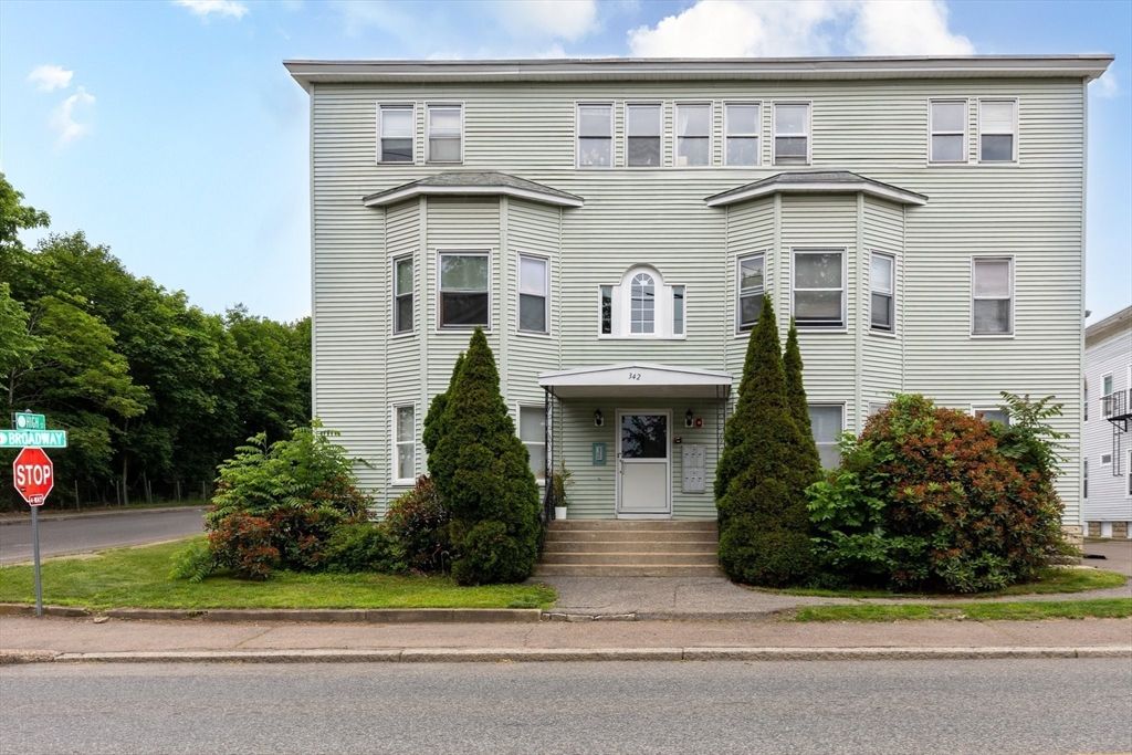 342 Broadway C, North Attleboro, MA 02760