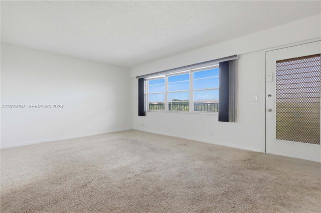 301 SW 135th Avenue 415C, Pembroke Pines, FL 33027