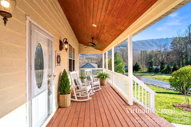 291 N Crab Meadow Drive, Hendersonville, NC 28739