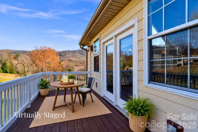 291 N Crab Meadow Drive, Hendersonville, NC 28739