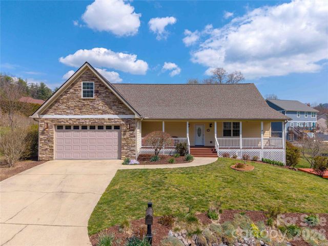 291 N Crab Meadow Drive, Hendersonville, NC 28739