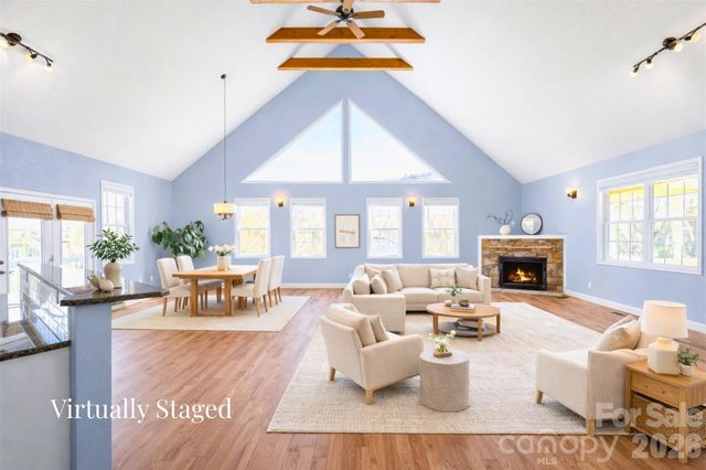 291 N Crab Meadow Drive, Hendersonville, NC 28739