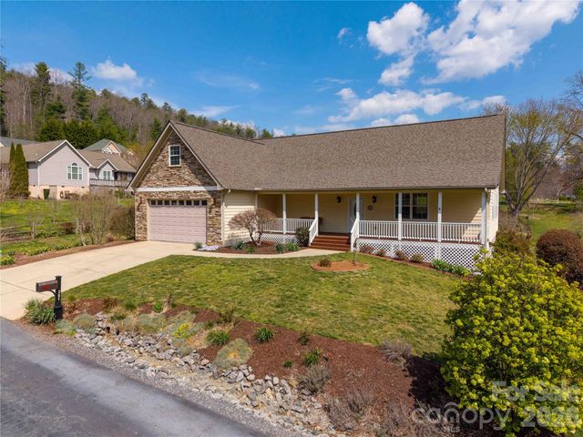 291 N Crab Meadow Drive, Hendersonville, NC 28739
