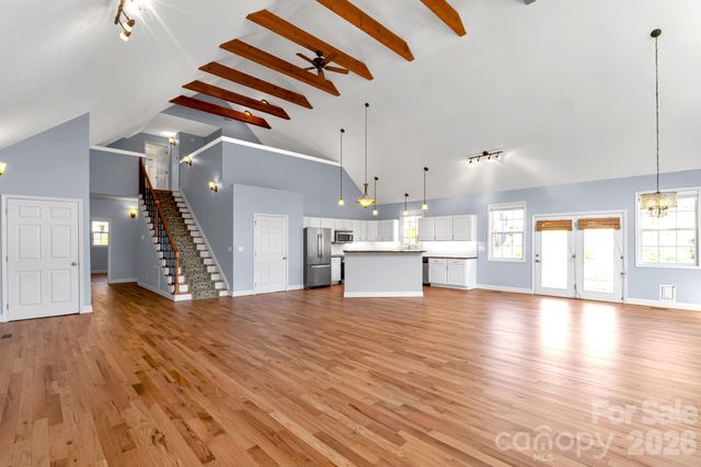 291 N Crab Meadow Drive, Hendersonville, NC 28739