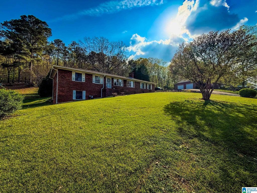 1409 FAIRMONT ROAD, Sylacauga, AL 35150