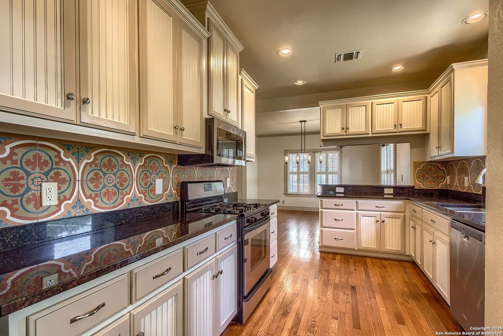 410 Kokomo, Alamo Heights, TX 78209