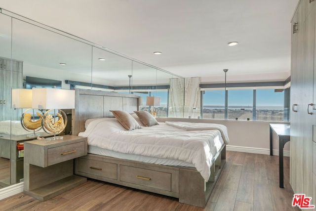 6 Voyage Street 101, Marina Del Rey, CA 90292