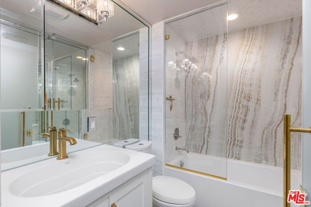 6 Voyage Street 101, Marina Del Rey, CA 90292