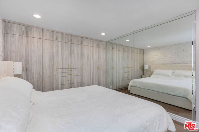 6 Voyage Street 101, Marina Del Rey, CA 90292