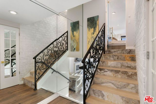 6 Voyage Street 101, Marina Del Rey, CA 90292