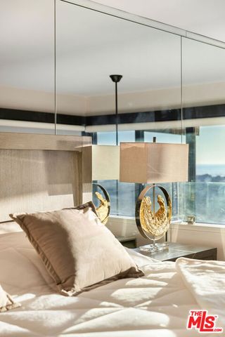 6 Voyage Street 101, Marina Del Rey, CA 90292