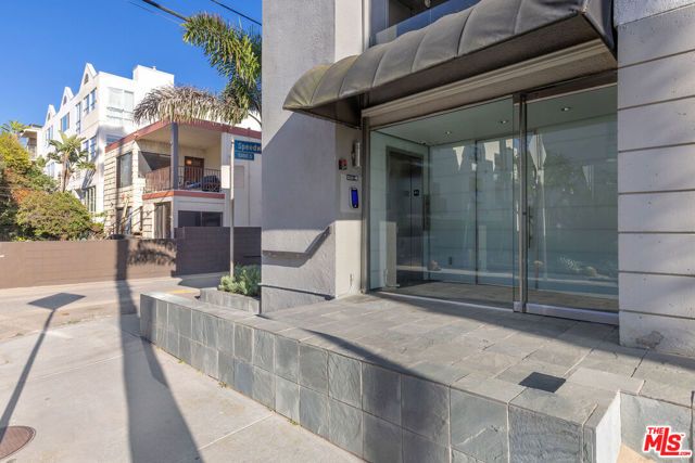 6 Voyage Street 101, Marina Del Rey, CA 90292