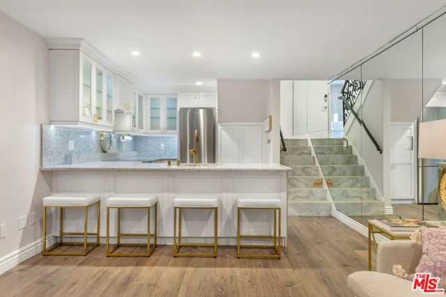 6 Voyage Street 101, Marina Del Rey, CA 90292