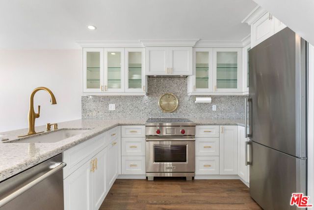 6 Voyage Street 101, Marina Del Rey, CA 90292