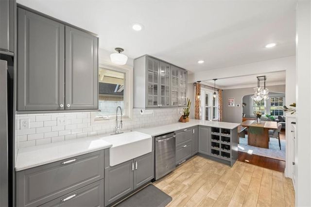 26 E 70th Terrace, Kansas City, MO 64113