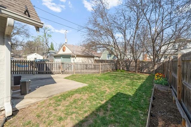 26 E 70th Terrace, Kansas City, MO 64113