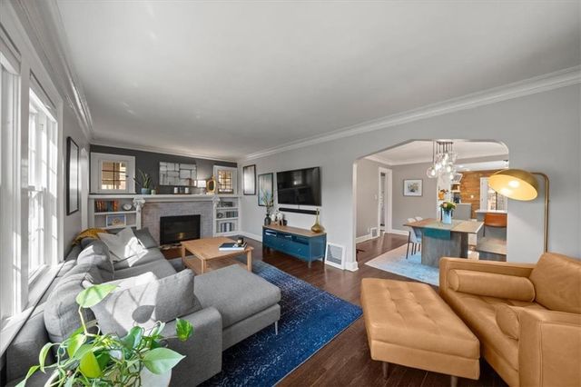 26 E 70th Terrace, Kansas City, MO 64113