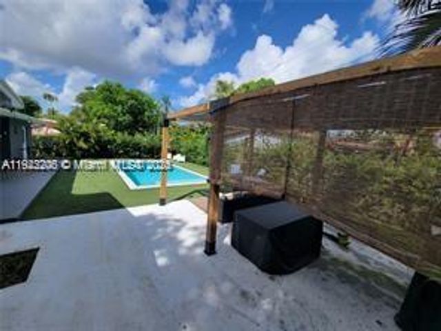 12125 NE 2nd Ave, North Miami, FL 33161