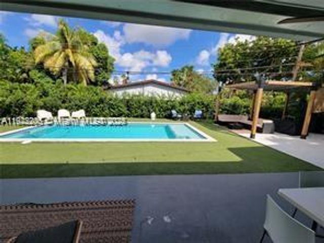 12125 NE 2nd Ave, North Miami, FL 33161