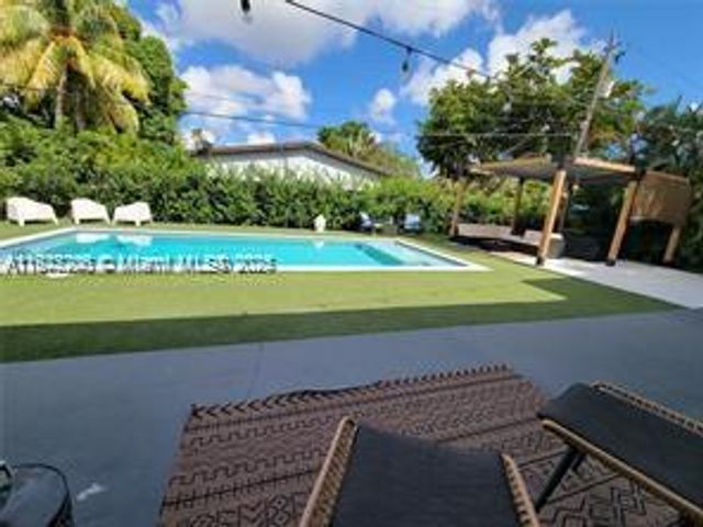 12125 NE 2nd Ave, North Miami, FL 33161