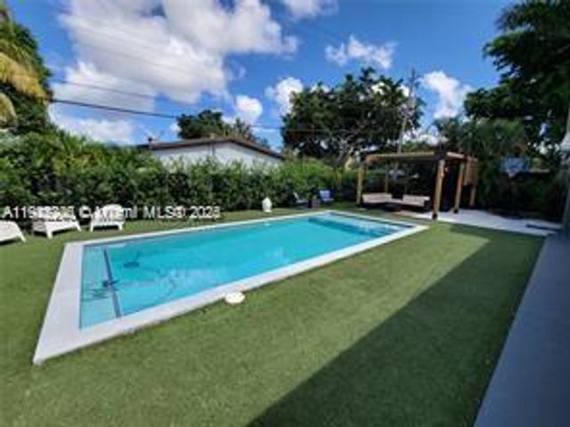 12125 NE 2nd Ave, North Miami, FL 33161