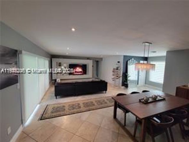 12125 NE 2nd Ave, North Miami, FL 33161