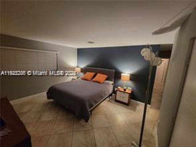 12125 NE 2nd Ave, North Miami, FL 33161