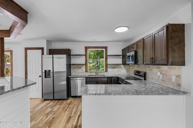 3126 Tradewinds Avenue SW, Supply, NC 28462