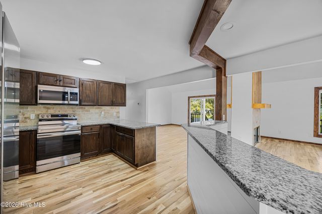 3126 Tradewinds Avenue SW, Supply, NC 28462