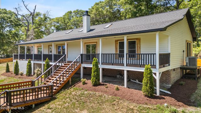 3126 Tradewinds Avenue SW, Supply, NC 28462