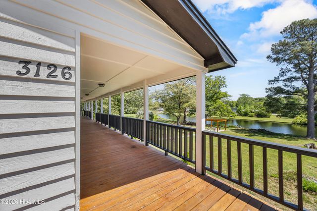 3126 Tradewinds Avenue SW, Supply, NC 28462