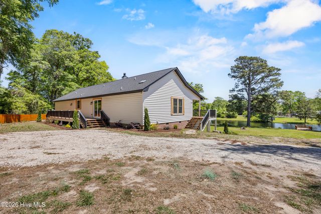 3126 Tradewinds Avenue SW, Supply, NC 28462