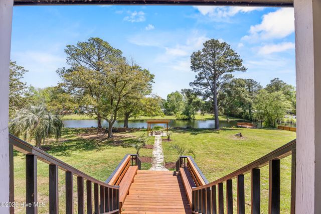 3126 Tradewinds Avenue SW, Supply, NC 28462