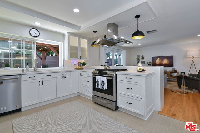 5259 Vesper Avenue, Sherman Oaks, CA 91411