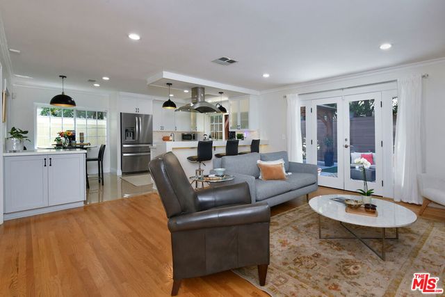 5259 Vesper Avenue, Sherman Oaks, CA 91411