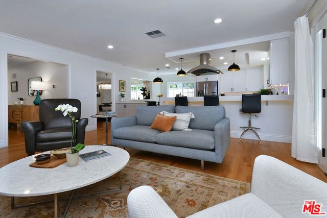 5259 Vesper Avenue, Sherman Oaks, CA 91411