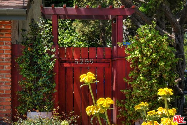 5259 Vesper Avenue, Sherman Oaks, CA 91411