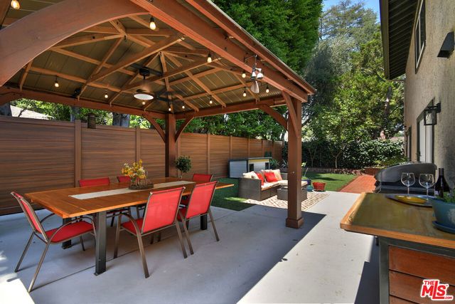 5259 Vesper Avenue, Sherman Oaks, CA 91411