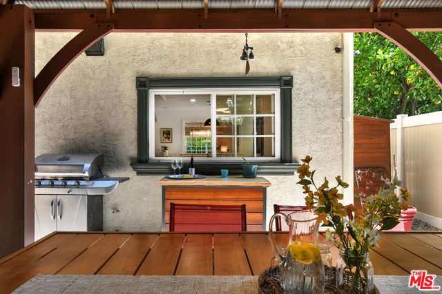 5259 Vesper Avenue, Sherman Oaks, CA 91411